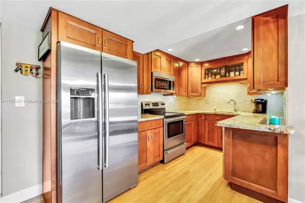 North Miami Beach, FL 33160,17051 NE 35th Ave #206