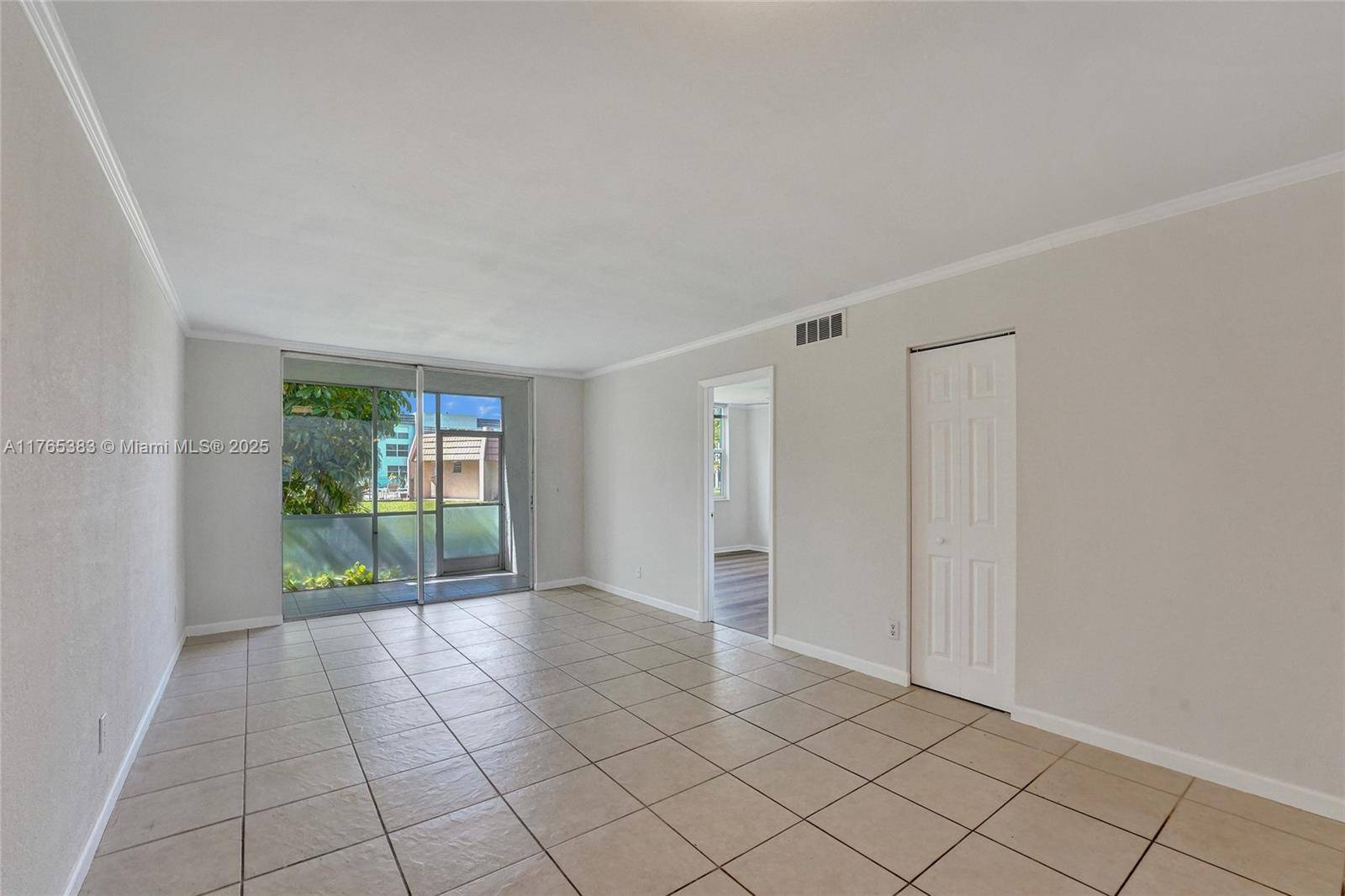 Margate, FL 33063,6600 Royal Palm Blvd #112B