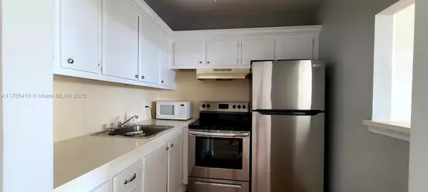 West Palm Beach, FL 33417,139 Coventry F #139