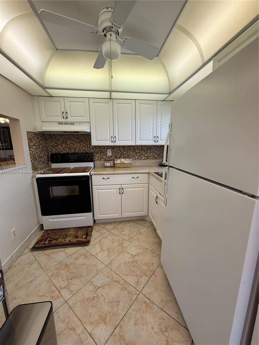Sunrise, FL 33322,8901 Sunrise Lakes Blvd #307