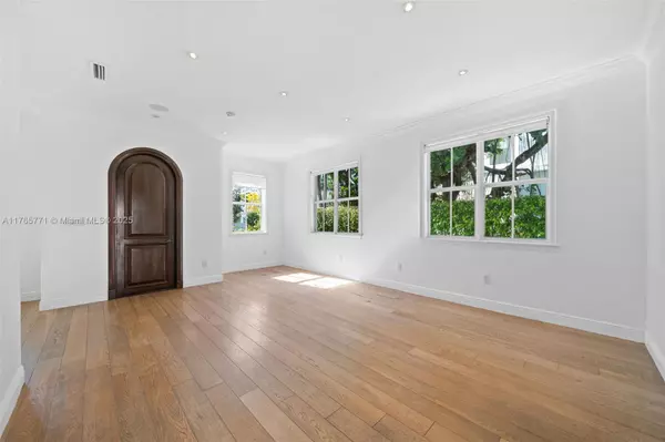 Key Biscayne, FL 33149,464 Fernwood Rd #B