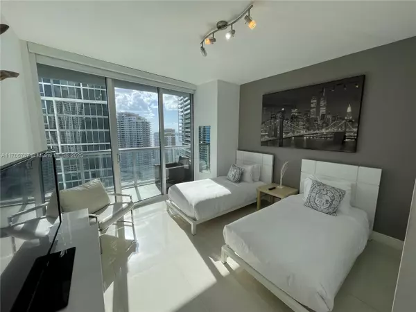 Miami, FL 33131,485 Brickell Ave #2602