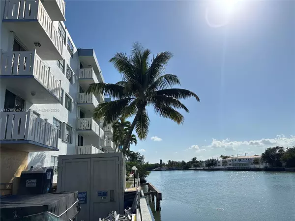 7900 Tatum Waterway Dr #413, Miami Beach, FL 33141