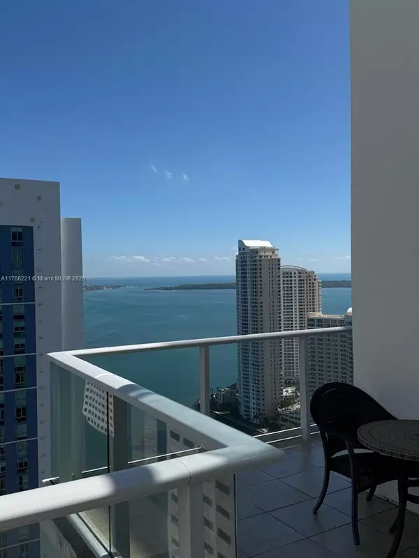 Miami, FL 33131,300 S Biscayne Blvd #3716