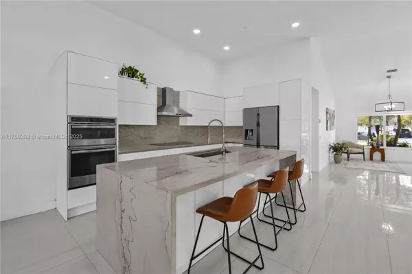 Weston, FL 33326,710 Lake Blvd