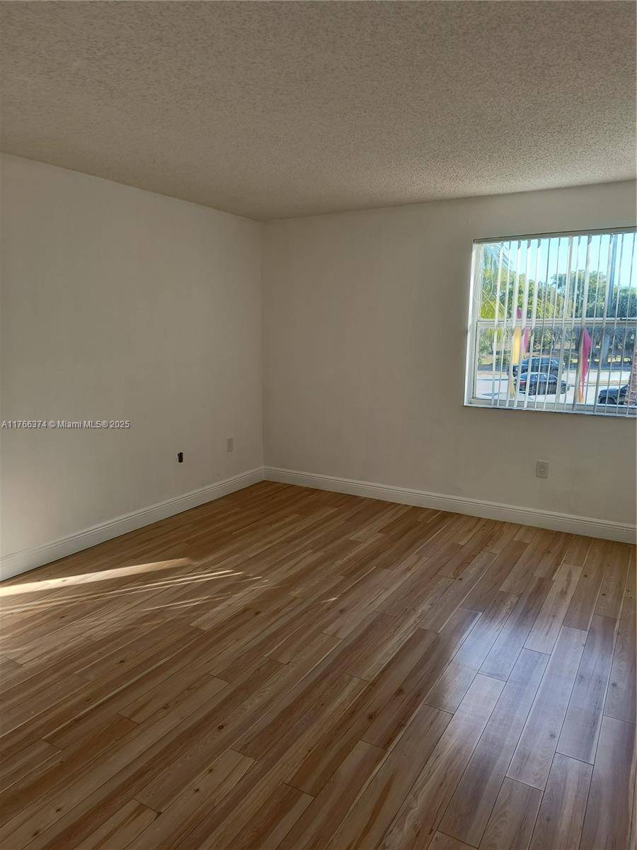Hialeah, FL 33015,6296 NW 186th St #202