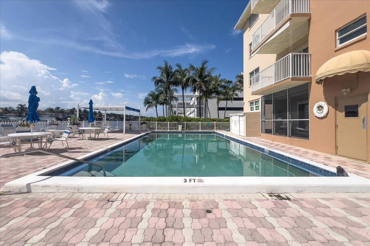 Hollywood, FL 33019,2710 S Ocean Dr #402