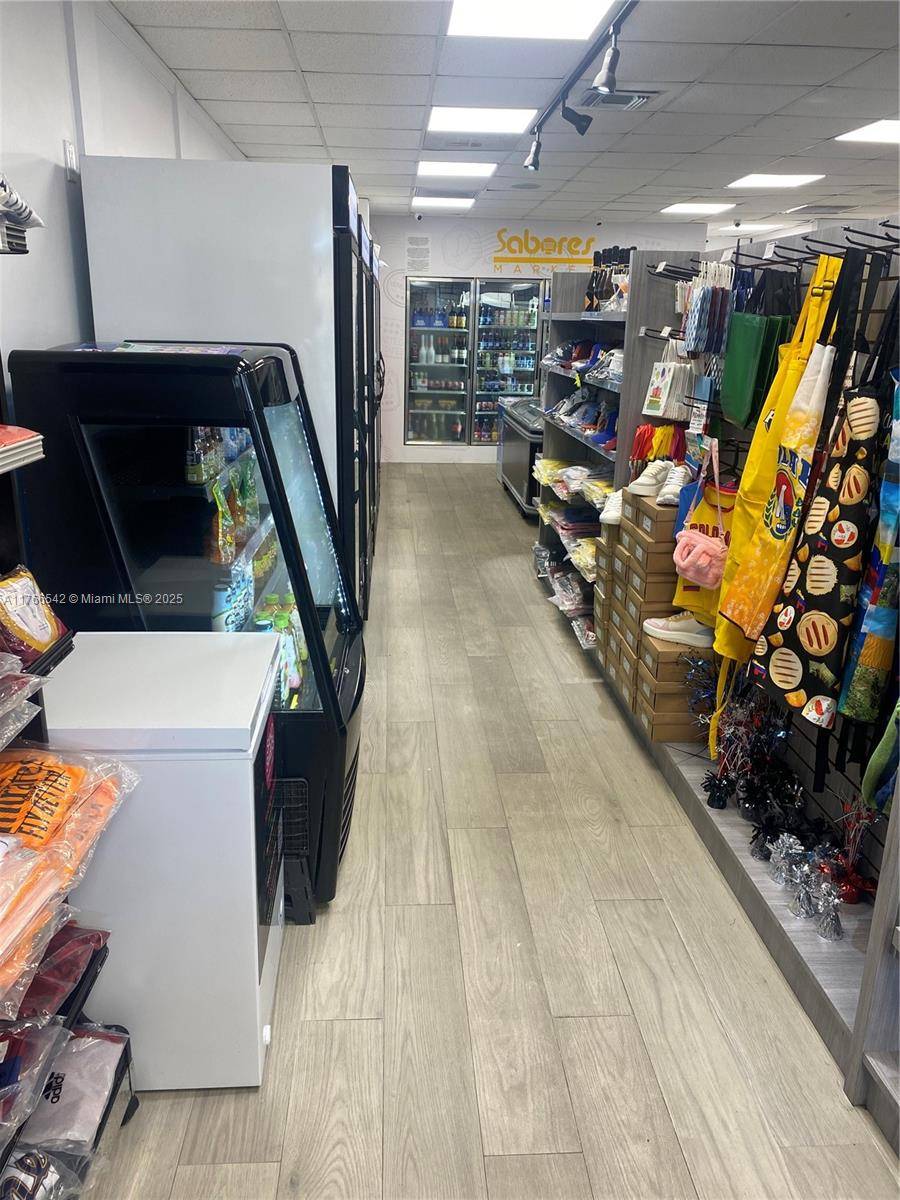 Miami, FL 33186,13722 SW 88TH ST