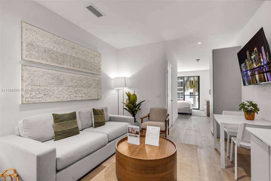 229 SW 9th St #202, Miami, FL 33130