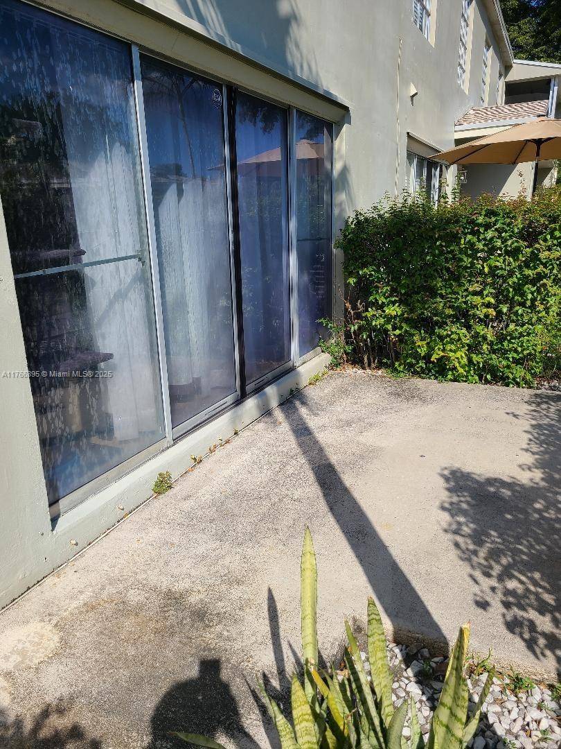 Tamarac, FL 33319,5620 NW 59th St #6