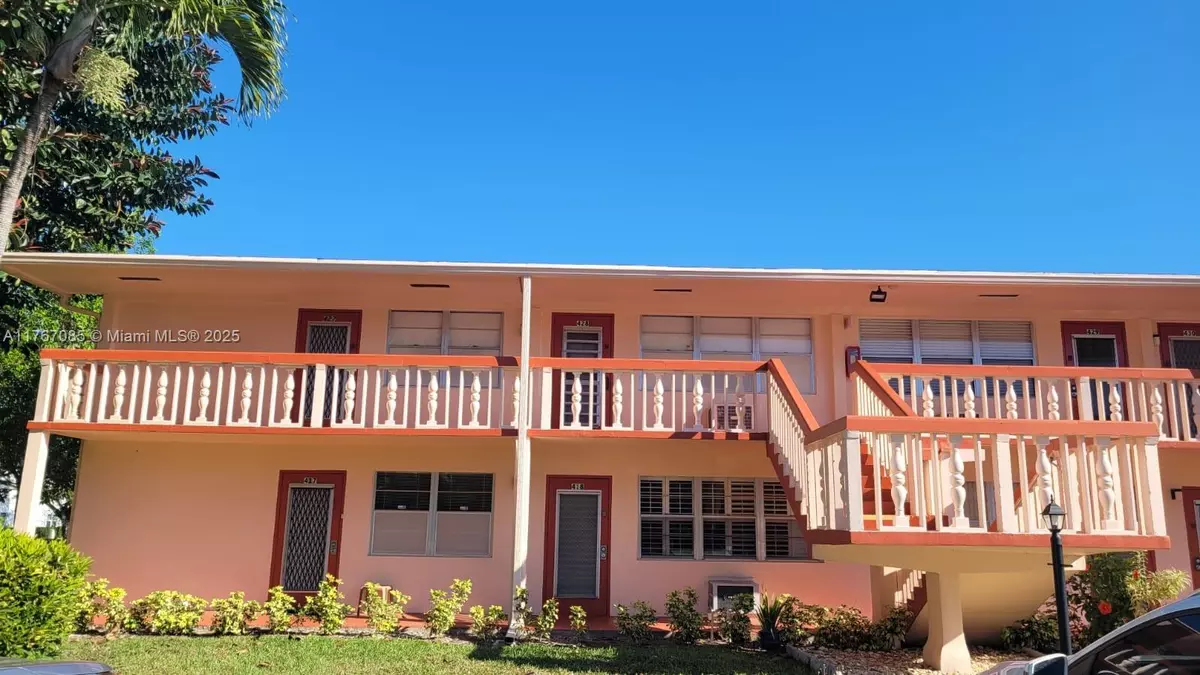 Deerfield Beach, FL 33442,418 Tilford T #418