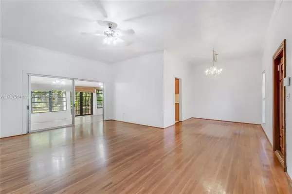 South Miami, FL 33143,5944 SW 64th Pl