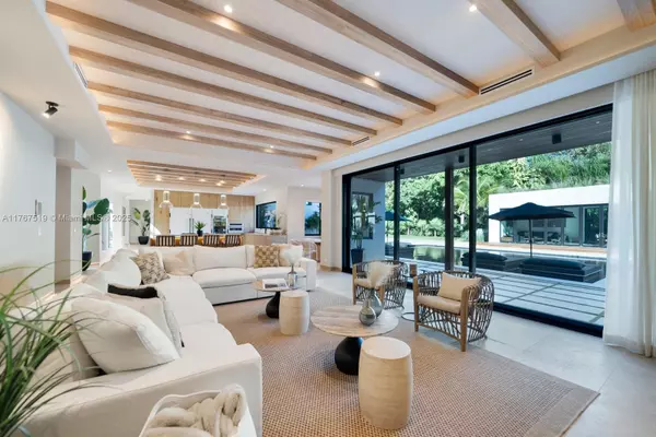 Pinecrest, FL 33156,10061 SW 60th Ct