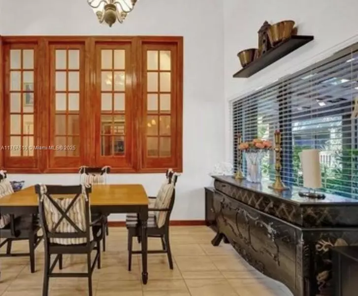 531 Leslie Dr, Hallandale Beach, FL 33009