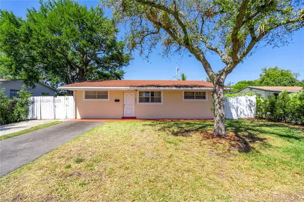 6441 Allen St, Hollywood, FL 33024