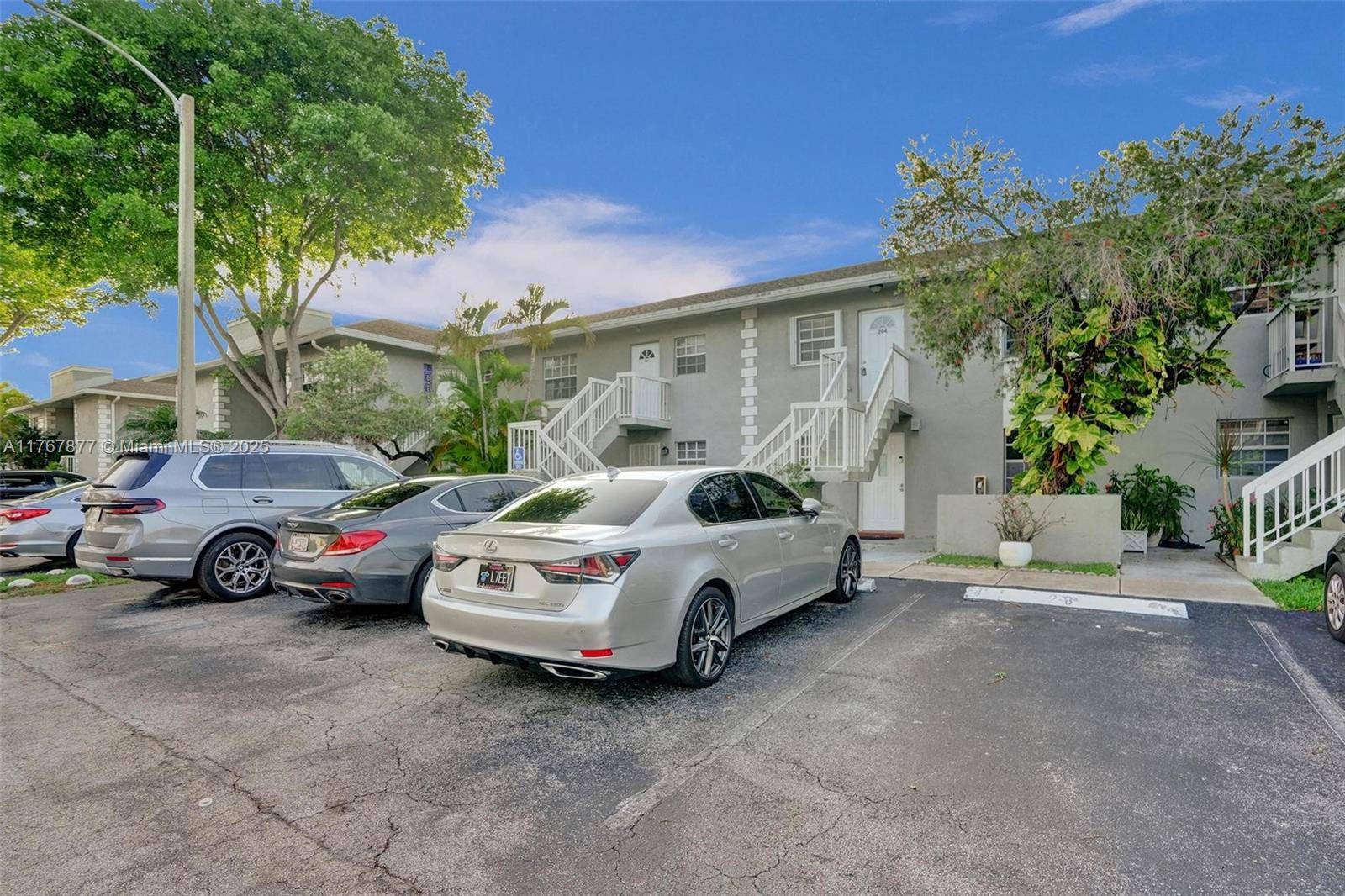 Miami, FL 33179,426 NE 210th Cir Ter #104-2