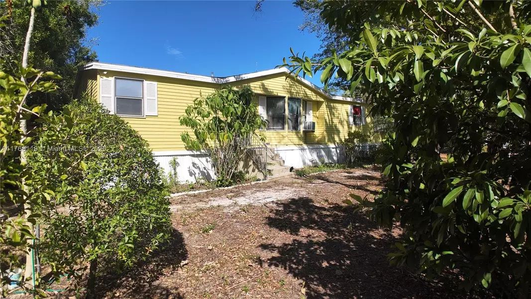 451 montura, Clewiston, FL 33440