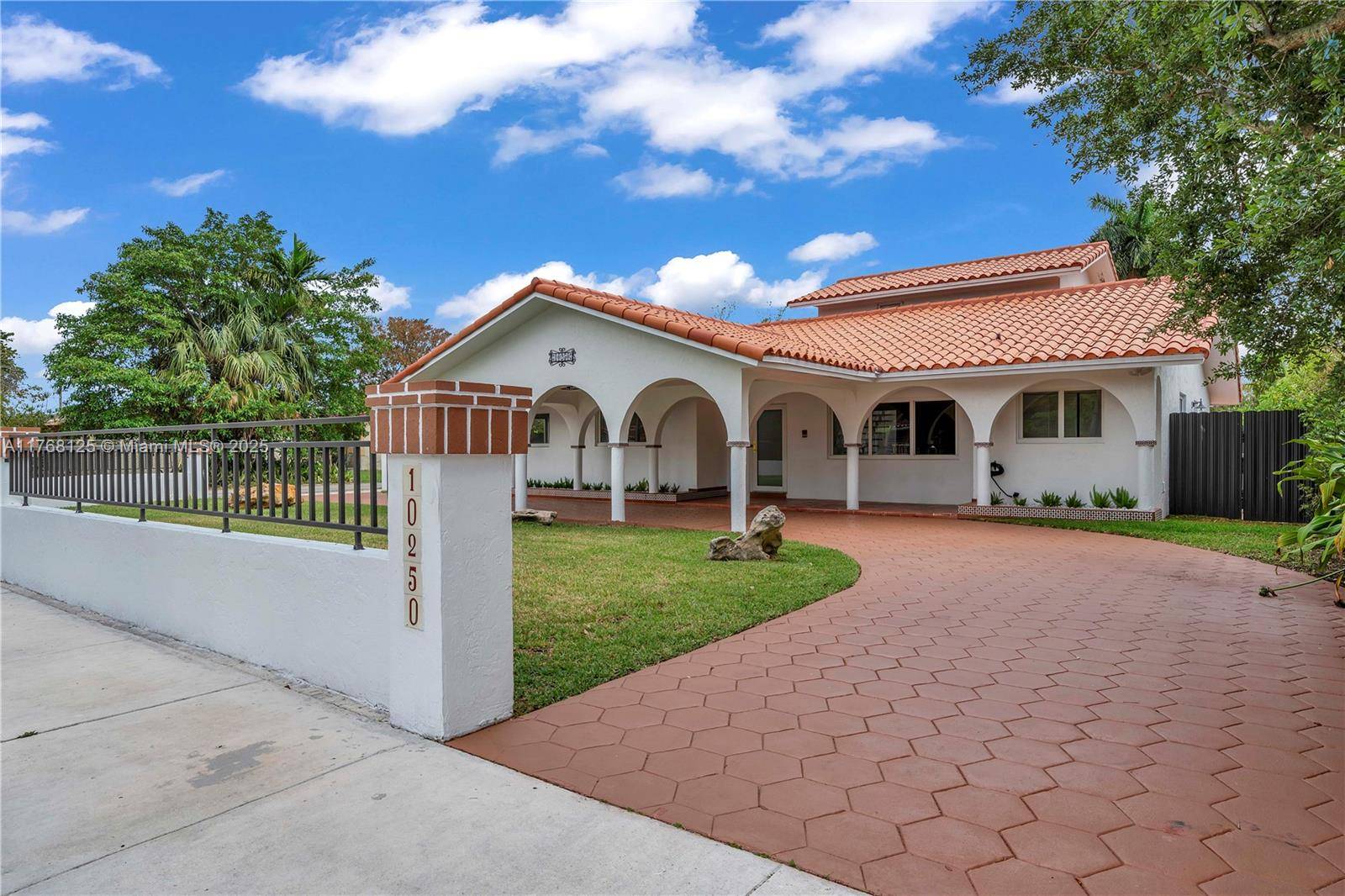 Miami, FL 33165,10250 SW 28th St