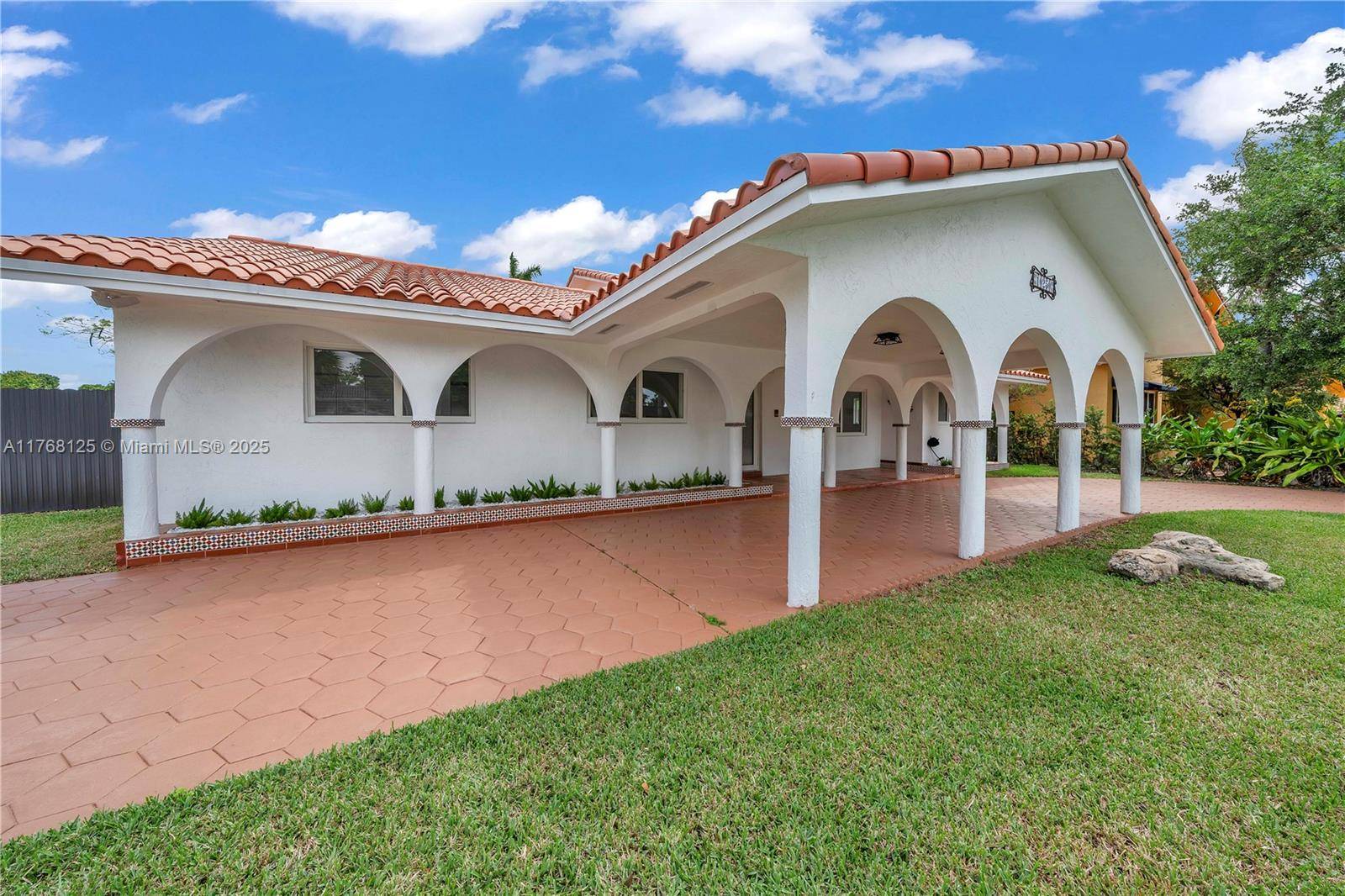 10250 SW 28th St, Miami, FL 33165