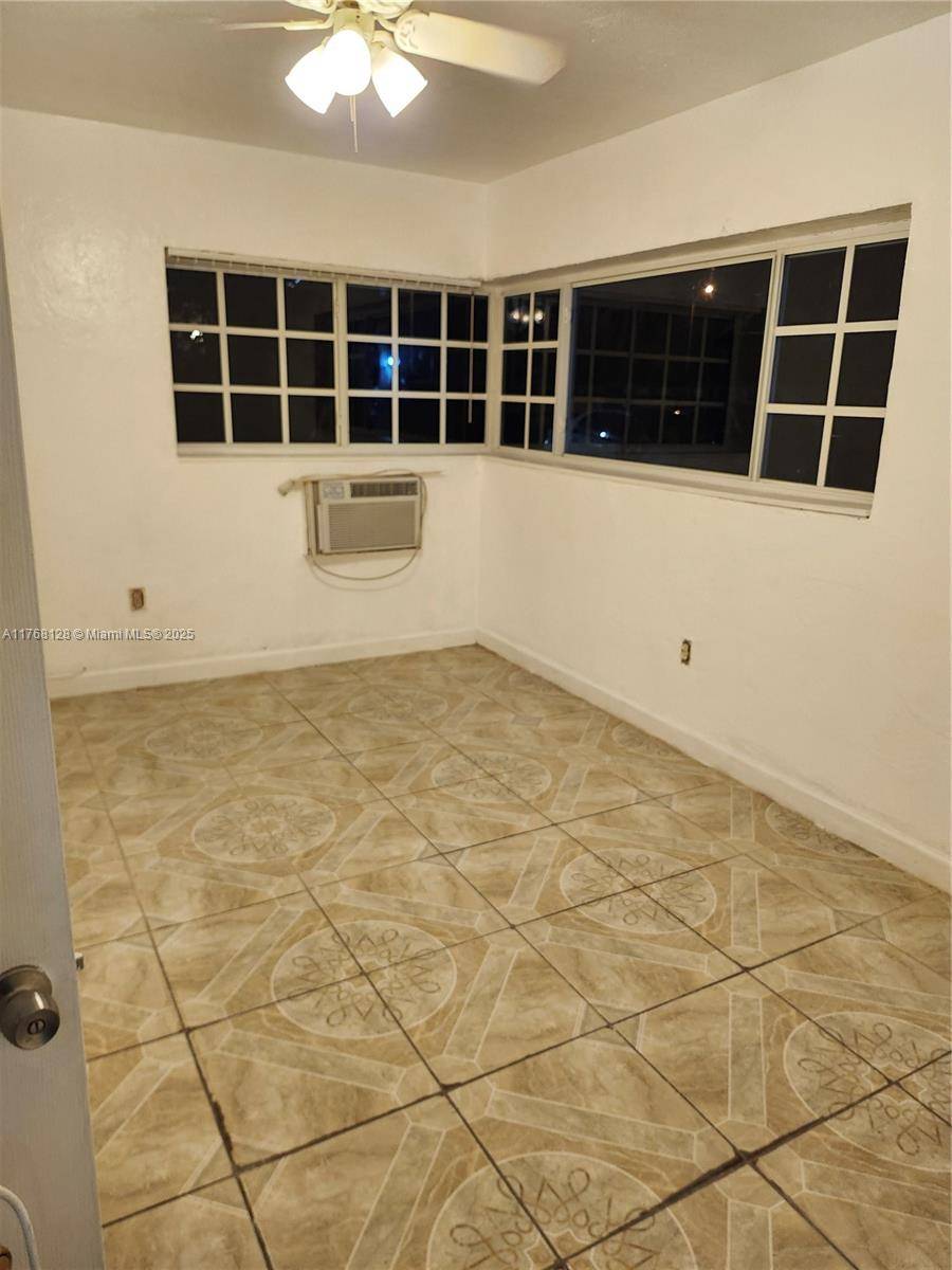 North Miami, FL 33161,553 NE 139th St #553