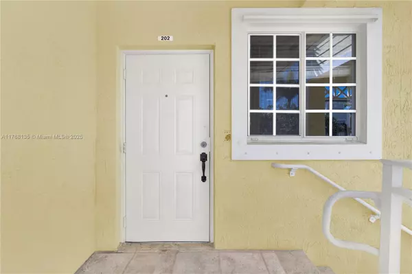 Homestead, FL 33033,374 NE 27th Ave #202
