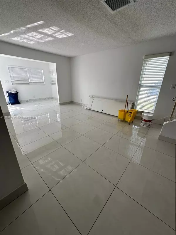 700 SW 80th Ter #0, North Lauderdale, FL 33068