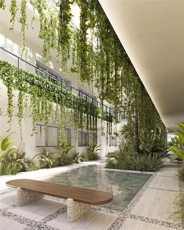 Miami Beach, FL 33139,260 COLLINS AV #102