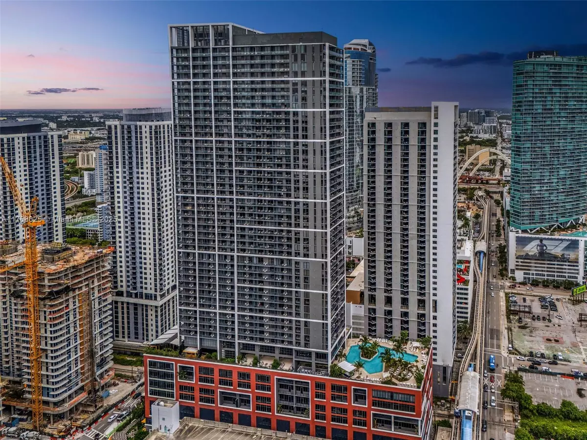 Miami, FL 33132,601 NE 1st Ave #LPH 4814