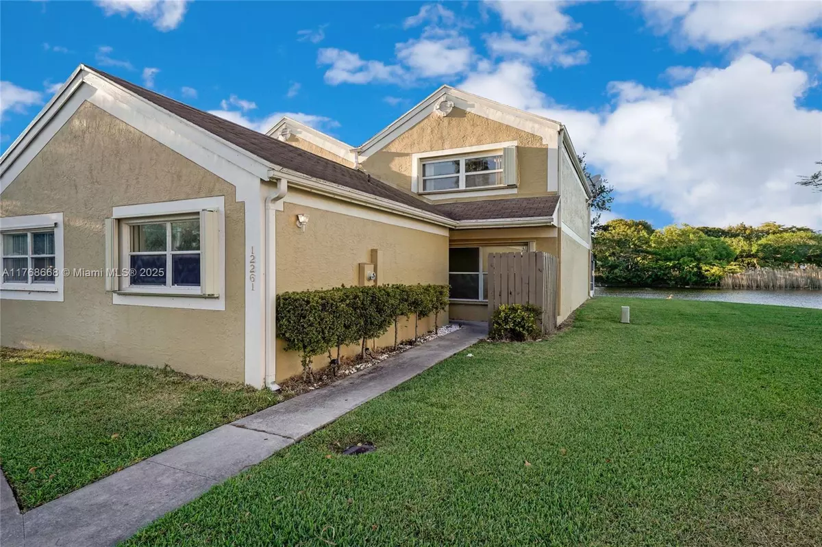 Pembroke Pines, FL 33026,12261 NW 15th St