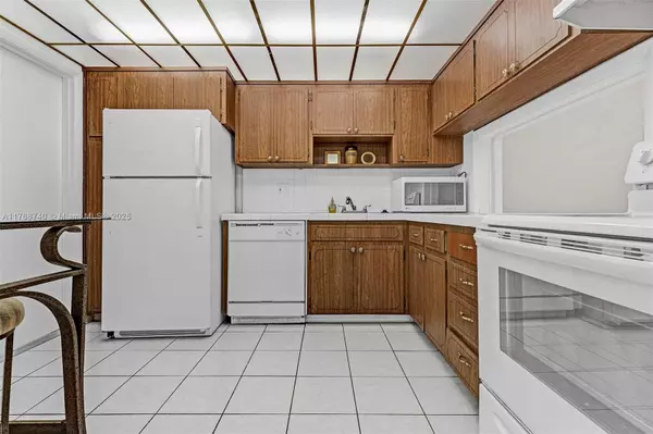 Hallandale Beach, FL 33009,330 SE 2nd St #103G