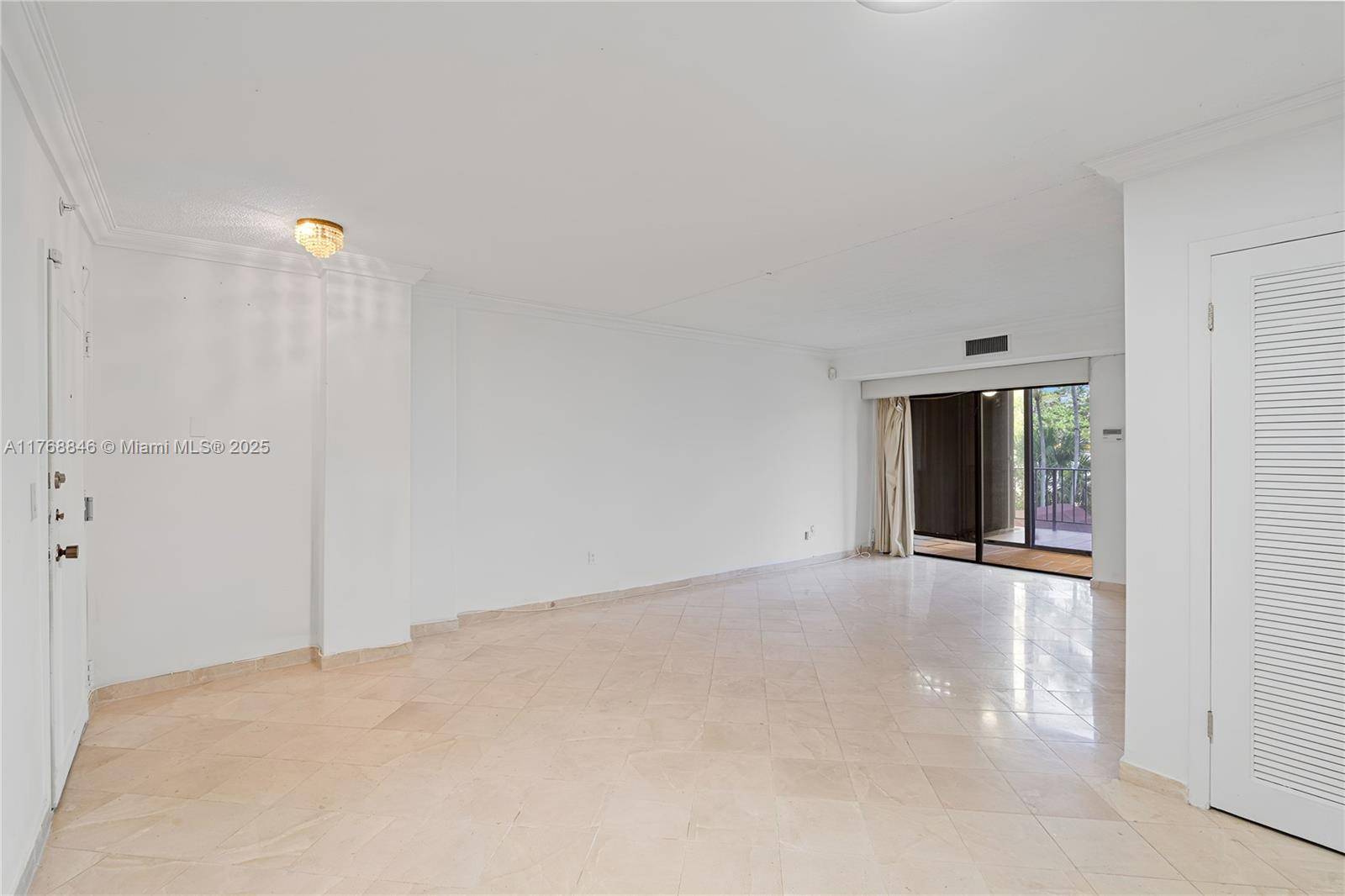 Key Biscayne, FL 33149,77 Crandon Blvd #2B
