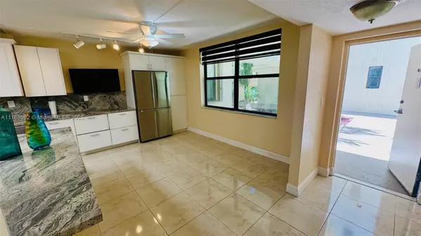 Aventura, FL 33180,20381 NE 30th Ave #118-7