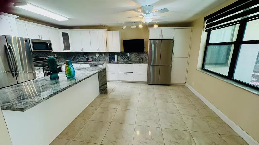 20381 NE 30th Ave #118-7, Aventura, FL 33180