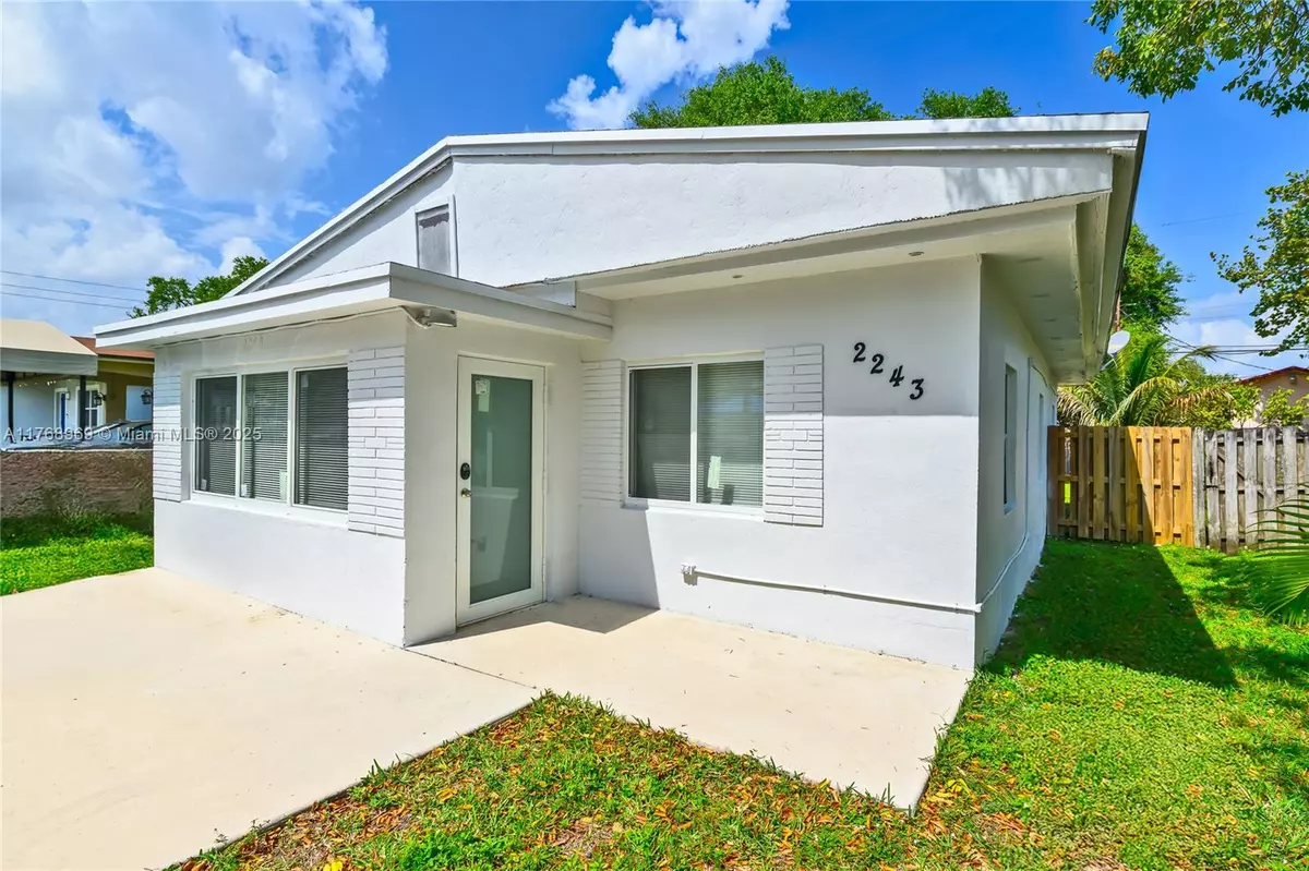 Hollywood, FL 33020,2243 Greene St