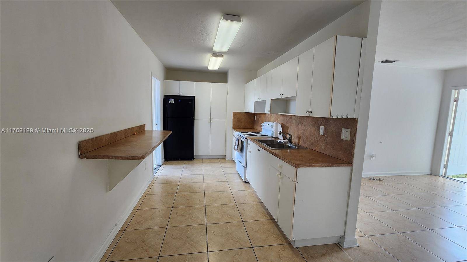 Hollywood, FL 33024,841 N 69th Ter #841