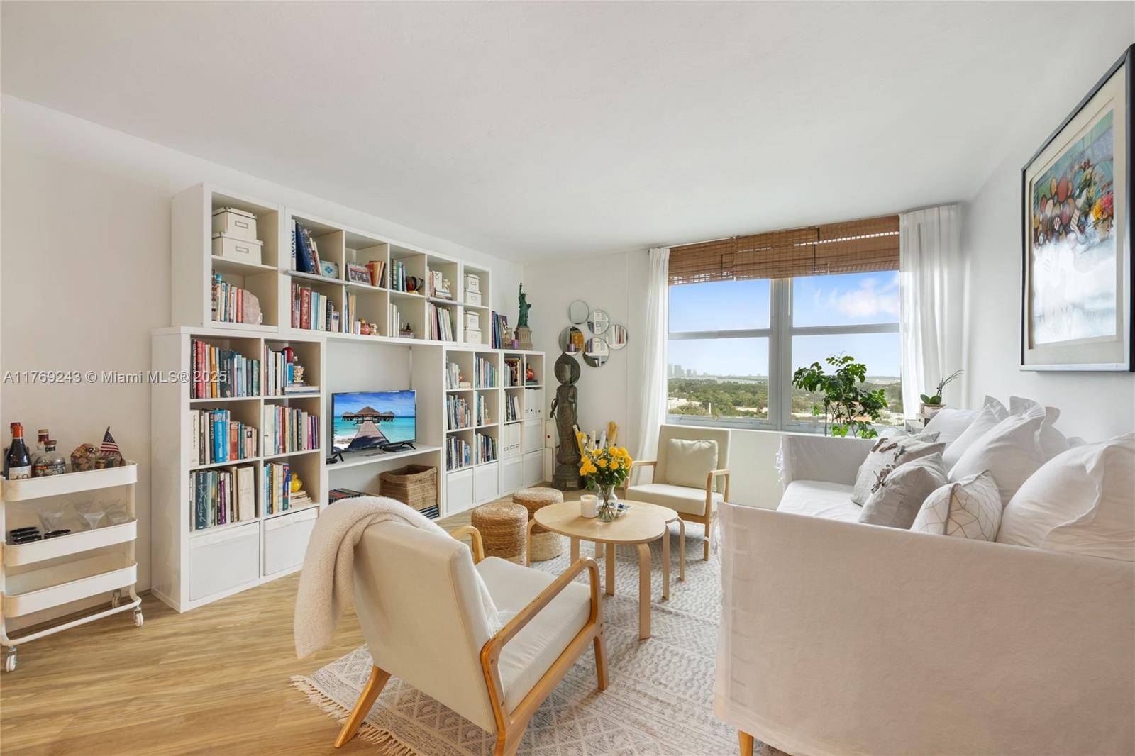 Miami Beach, FL 33140,2899 Collins Ave #1638