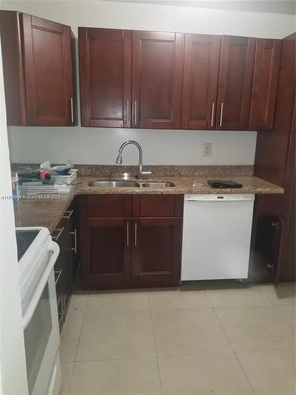 Deerfield Beach, FL 33064,4354 NW 9th Ave #14-1F