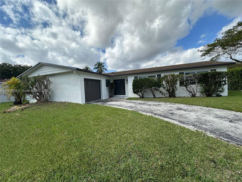 10475 SW 96th Ter, Kendall, FL 33176