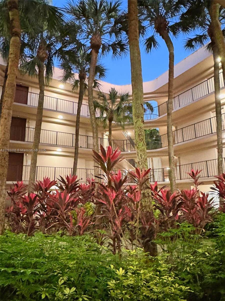 8760 SW 133rd Ave Rd #302, Miami, FL 33183