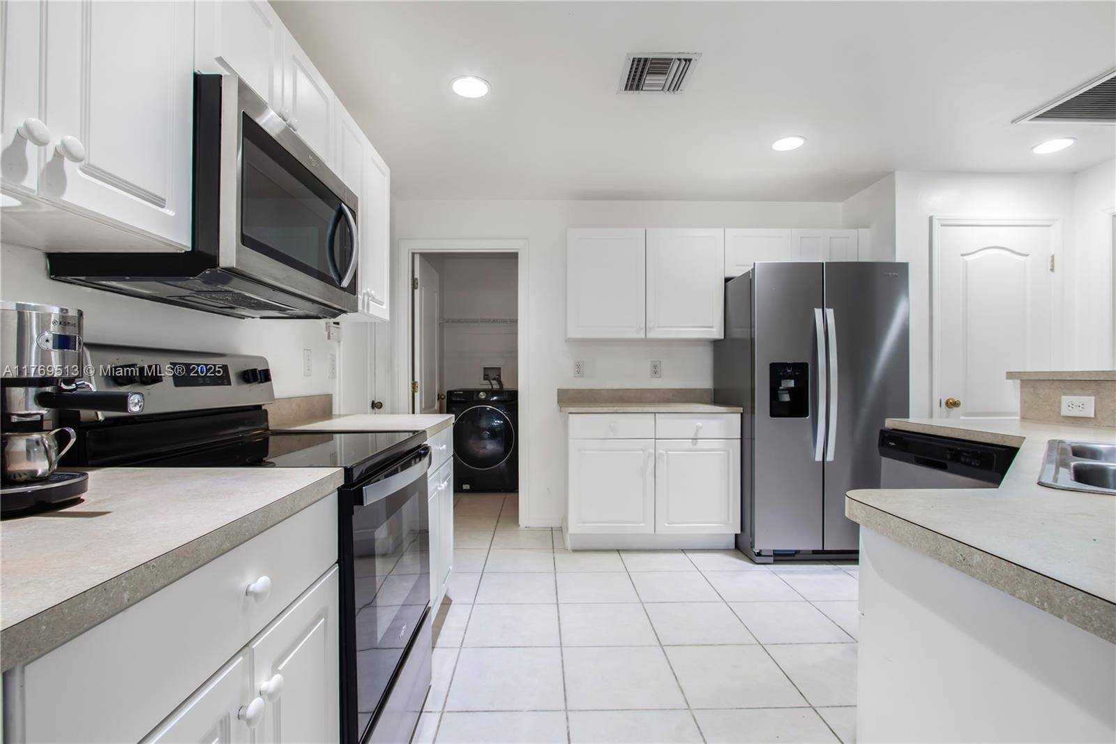Lehigh Acres, FL 33974,1143 COVE ST E