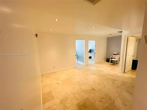 Bay Harbor Islands, FL 33154,1150 NE Kane Concourse #4