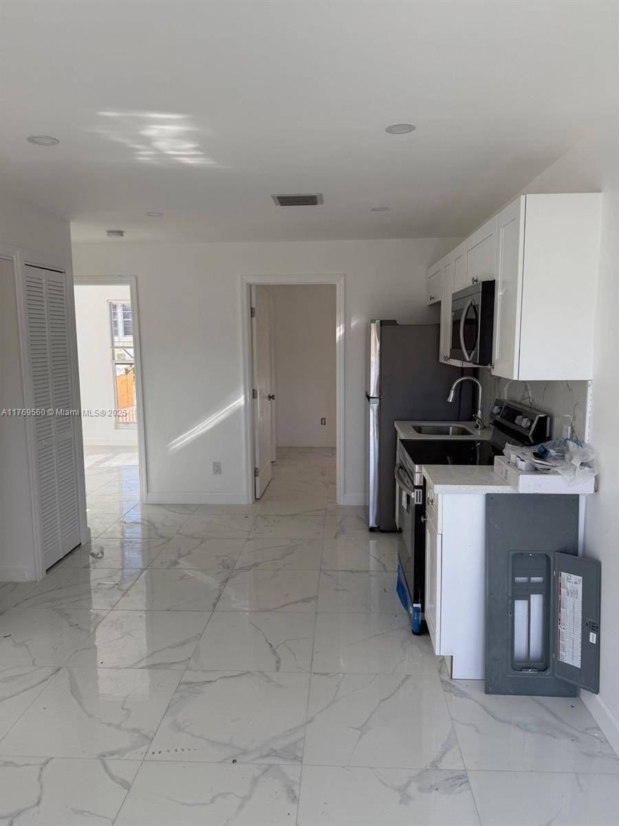 Miami, FL 33130,729 SW 3rd St