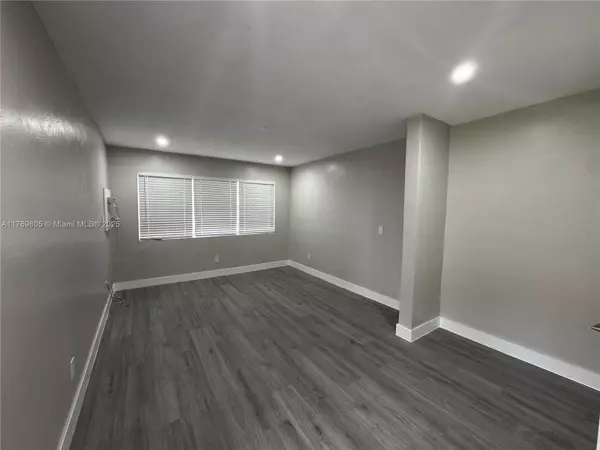 Miami, FL 33142,2377 NW 35th St #utilities included