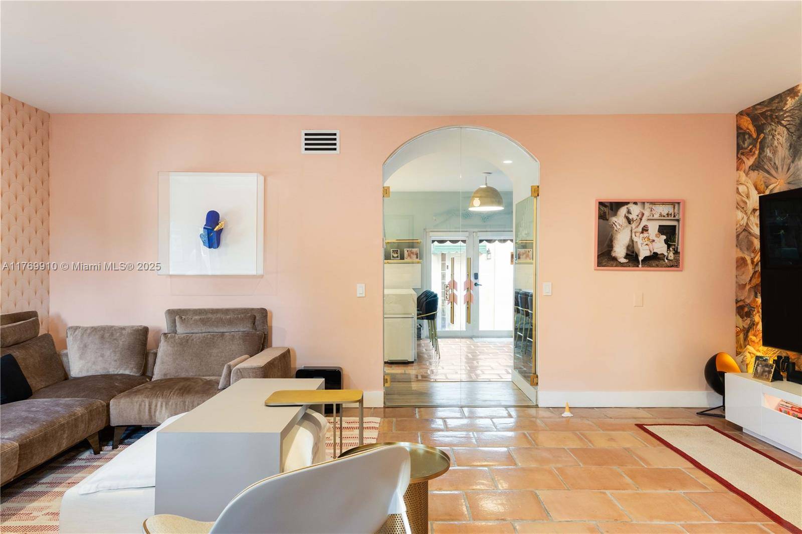 Miami, FL 33133,3149 Mary St #3149
