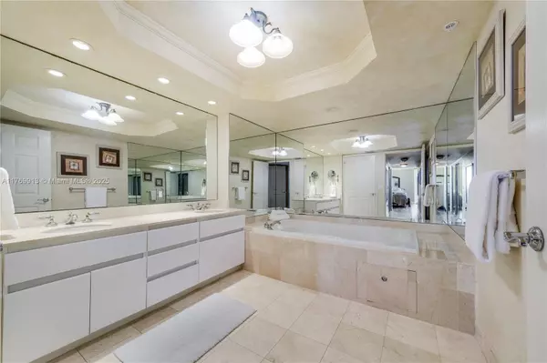 Sunny Isles Beach, FL 33160,16711 Collins Ave #2305
