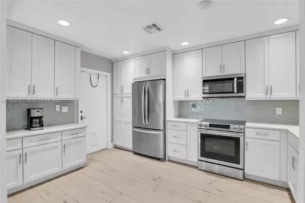 Boca Raton, FL 33498,10396 Lake Vista Cir #10396