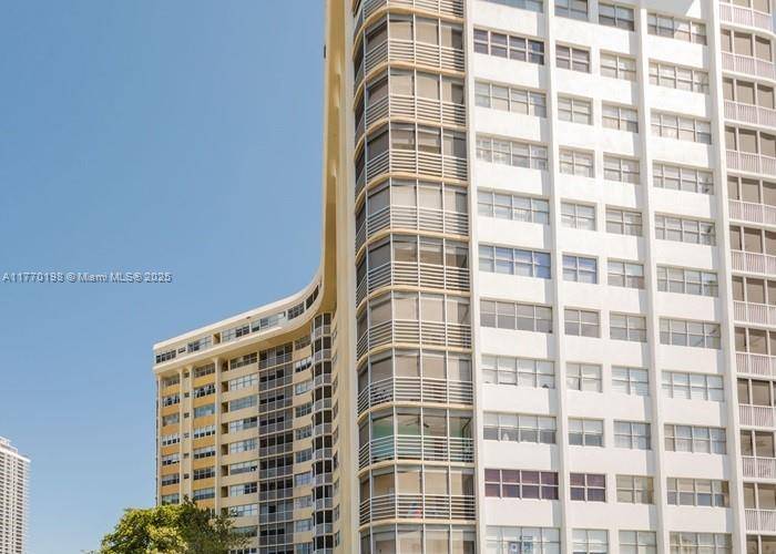 Hallandale Beach, FL 33009,100 Golden Isles Dr #PH 9