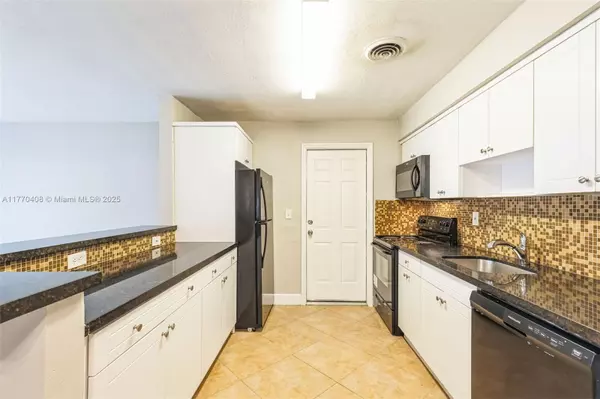 Sunrise, FL 33313,6751 NW 21st St