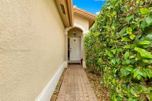 Doral, FL 33172,2930 NW 99th Ct