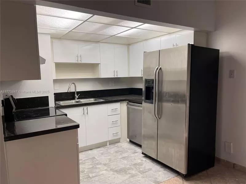 6175 NW 57th St #116, Tamarac, FL 33319